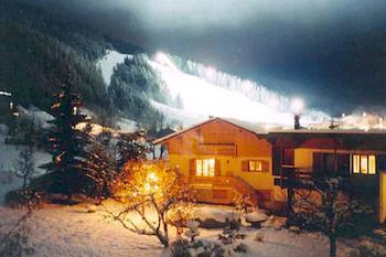Chalet Carlinouf Hotel *