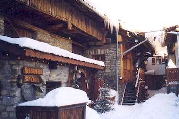 Chalet Carlinouf Hotel *